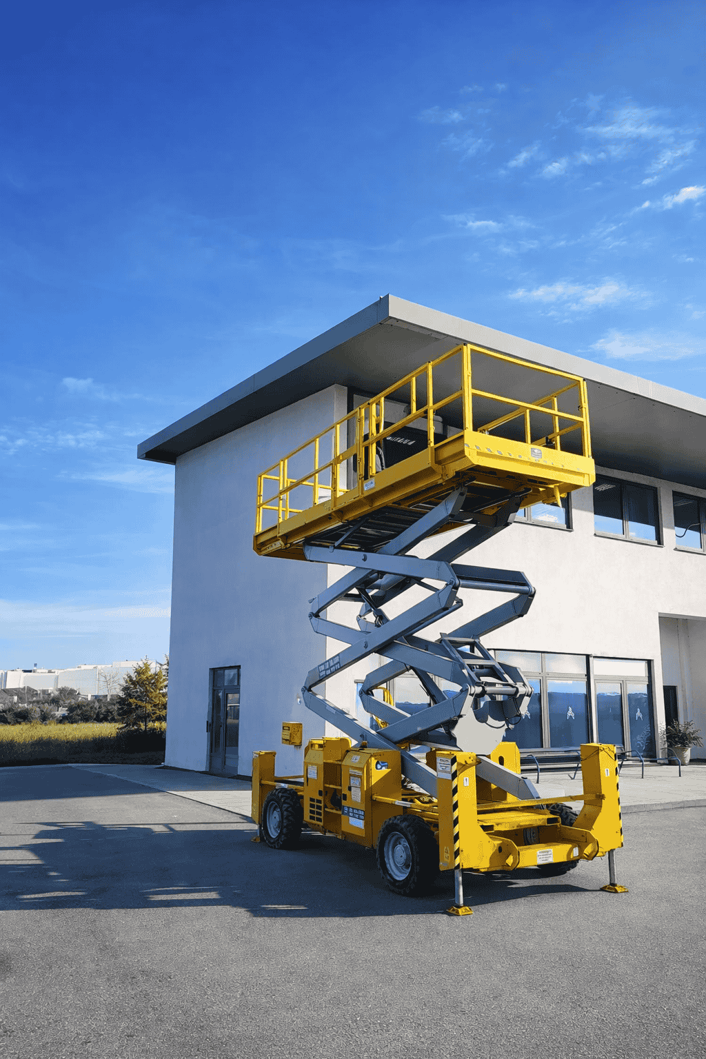 GENIE RADNA PLATFORMA – DIZEL – ŠKARASTA